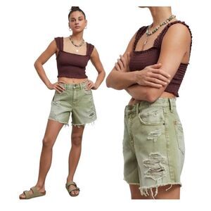 BDG Urban Outfitters dropped waist destroy short green size 28